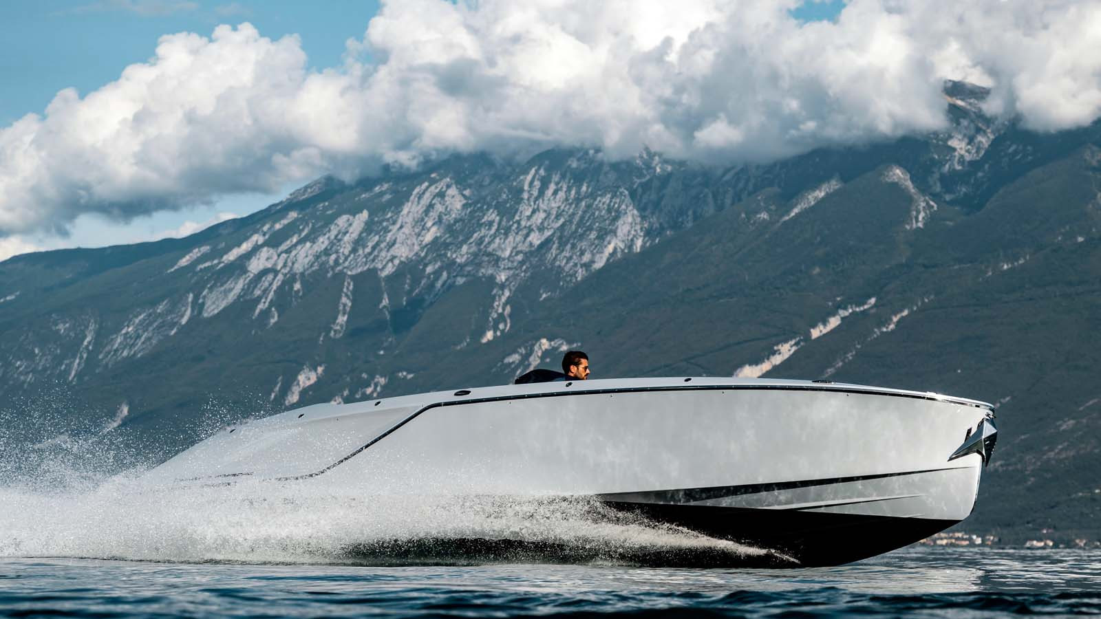 Porsche x Frauscher 850 Fantom Air