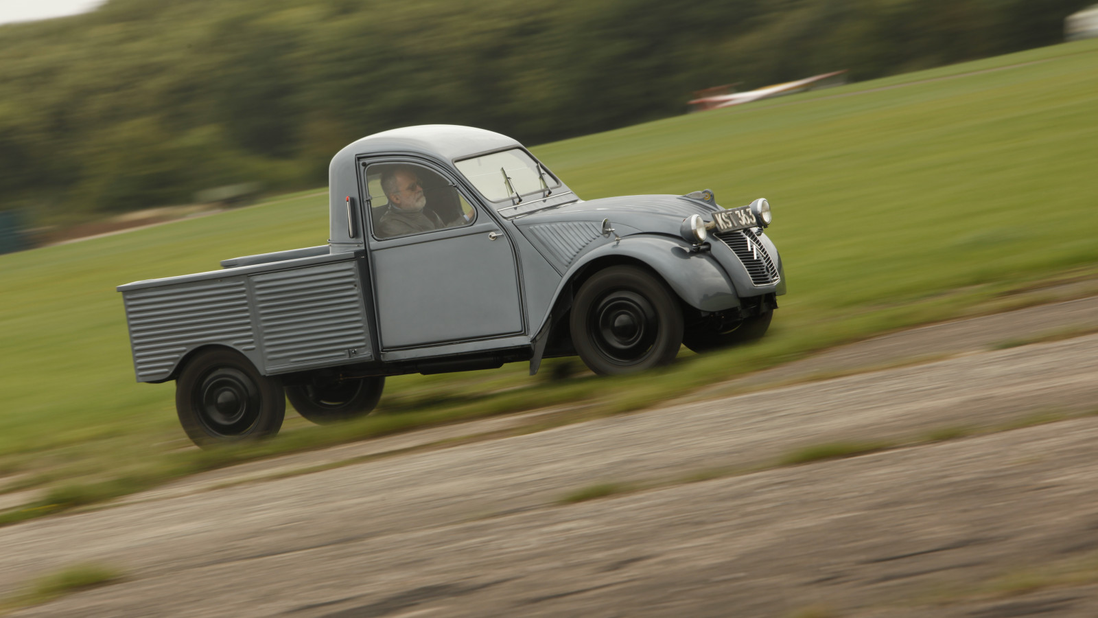 Retour de la Citroën 2CV pour battre la Renault 5 | Move Electric