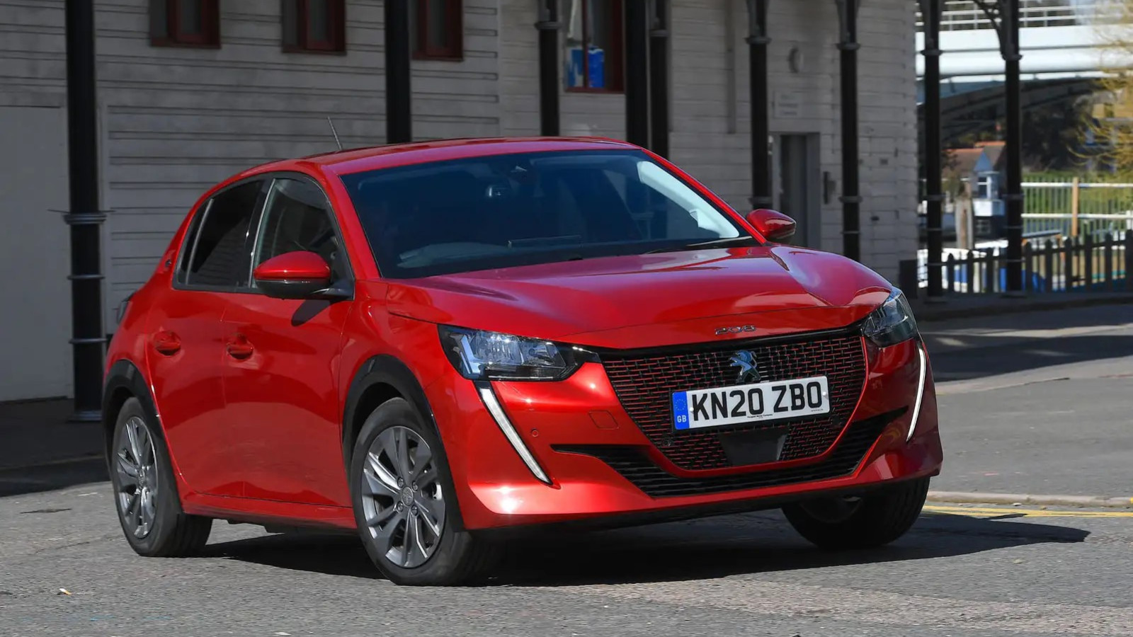 Peugeot e-208