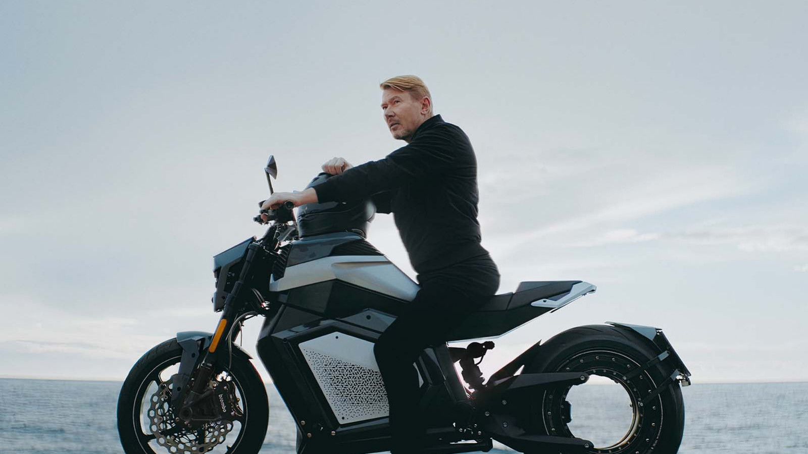 Mika Koga① F1 champ's shock new £70,000 electric motorbike | Move Electric